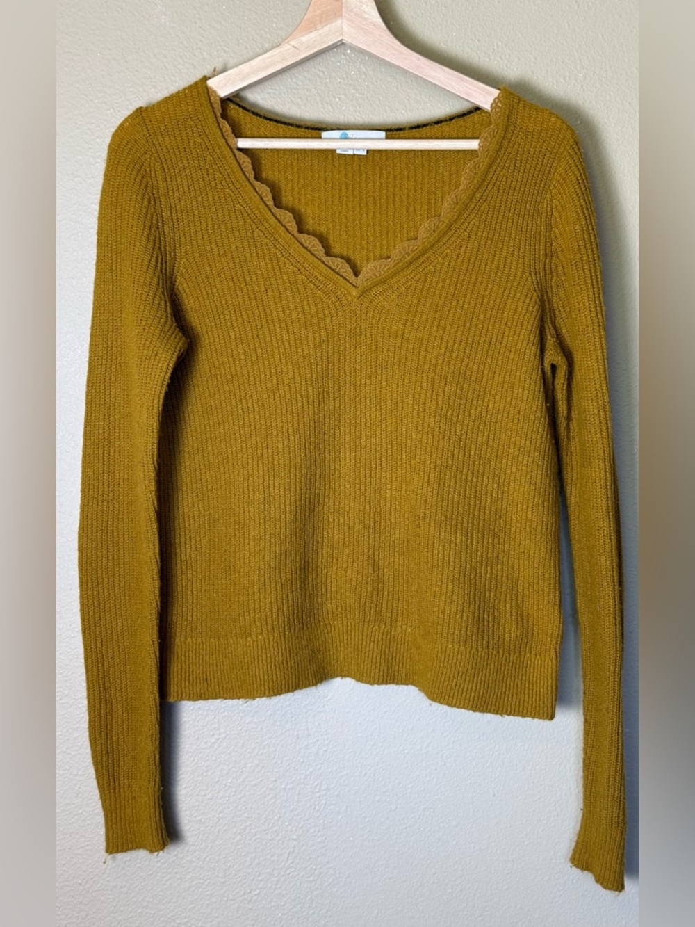 Boden Kelsey Fair Isle Trumpet V-neck Lace Trim
Sweater Size US 6 - Picture 2 of 8